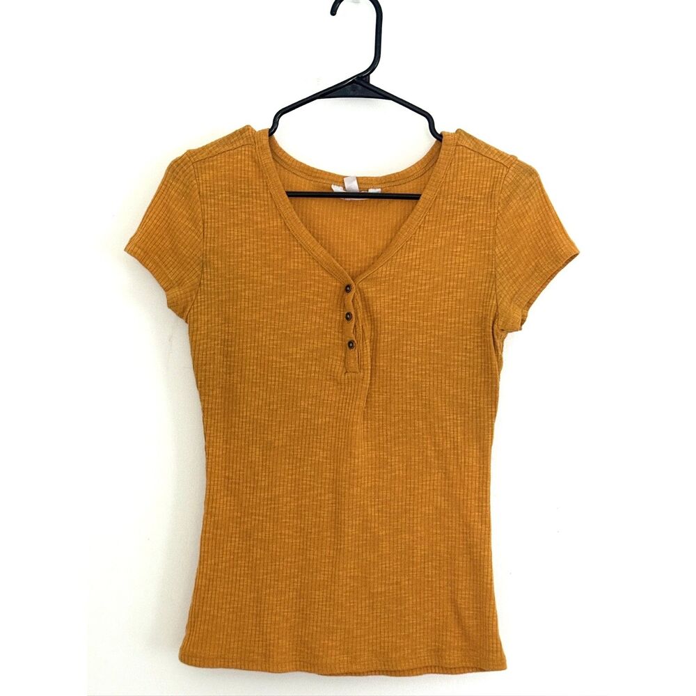 No Boundaries Ribbed Short Cap Sleeve Henley Shirt Women's Large Mustard Yellow